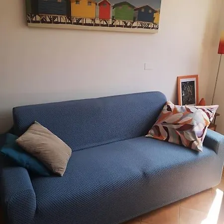 Cozy Flat Near